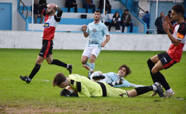 El Arosa pierde en Viveiro 3-1 en un mal partido