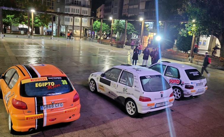 Cerca de doscientos coches participan en el Rally de Ribeira