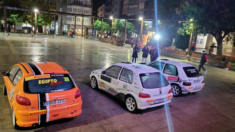 Cerca de doscientos coches participan en el Rally de Ribeira