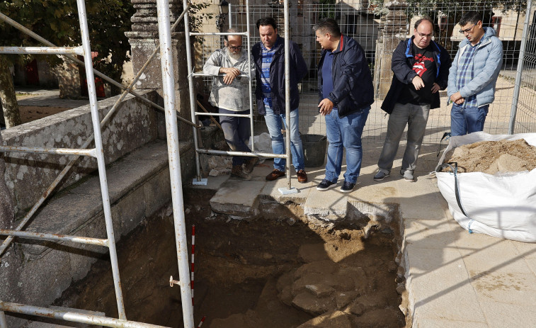 Cambados conmemora el Día del Patrimonio con visitas a la excavación de Fefiñáns y charlas reveladoras