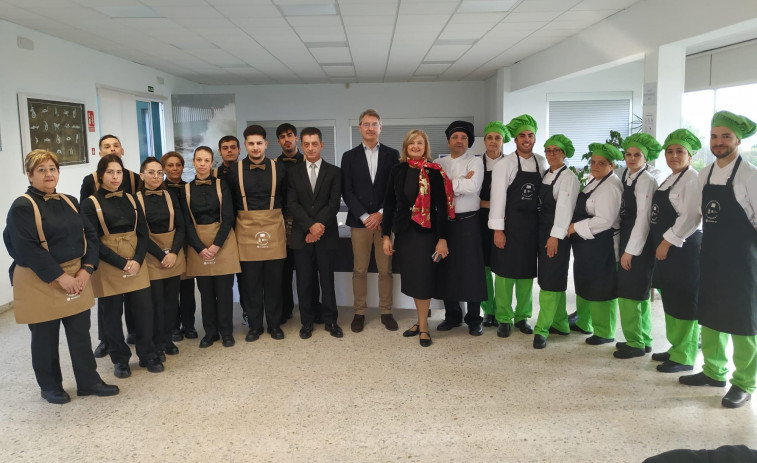 El taller de empleo “A Lanzada V” formará a veinte personas en hostelería y restauración