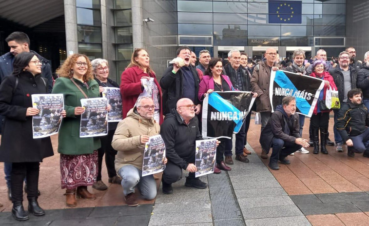 Nunca Máis toma Bruselas: “Ou salvamos o mar, ou só nos queda a maleta”