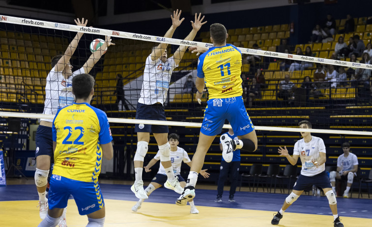 Un Rotogal Boiro Voleibol mermado por las bajas claudica ante el poderoso Guaguas