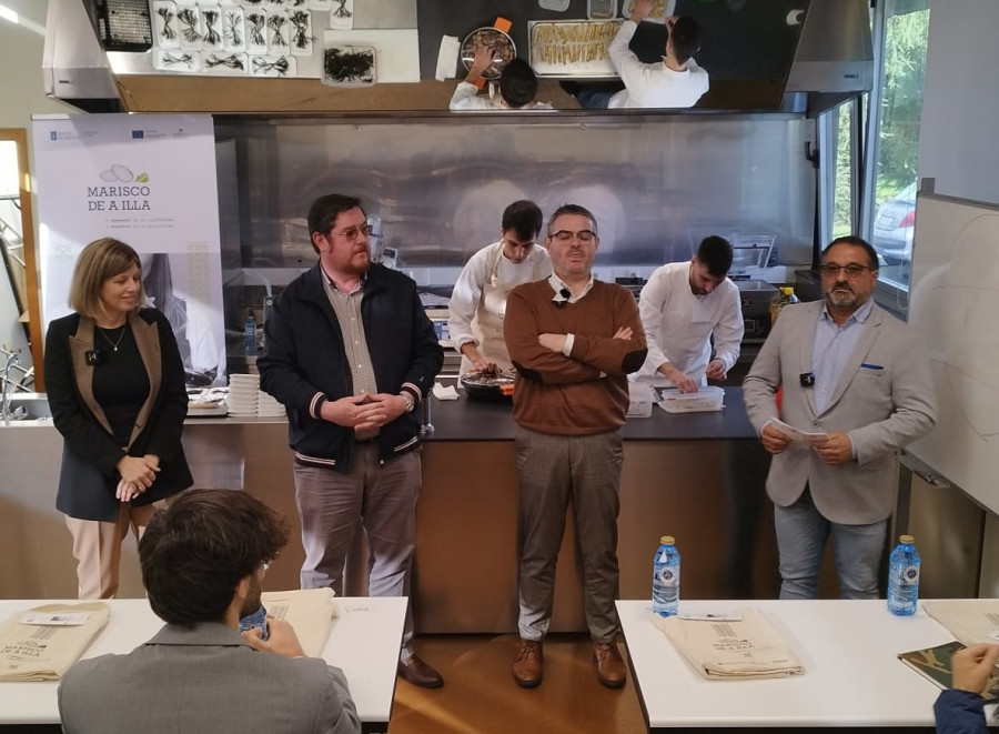 A Illa lanza una campaña de promoción de su marisco entre las escuelas gallegas de hostelería