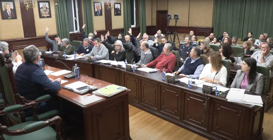 La oposición de Ribeira tumba los Presupuestos de 2022 entre reproches al gobierno local