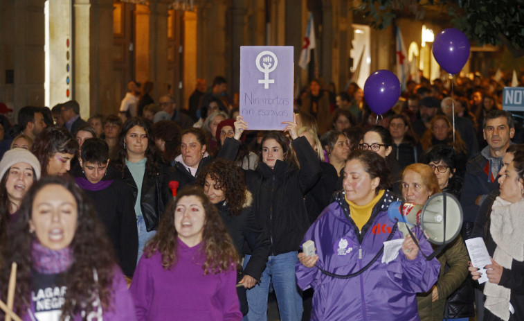 Frente al negacionismo, Arousa saca a la calle el feminismo “que berra alto”