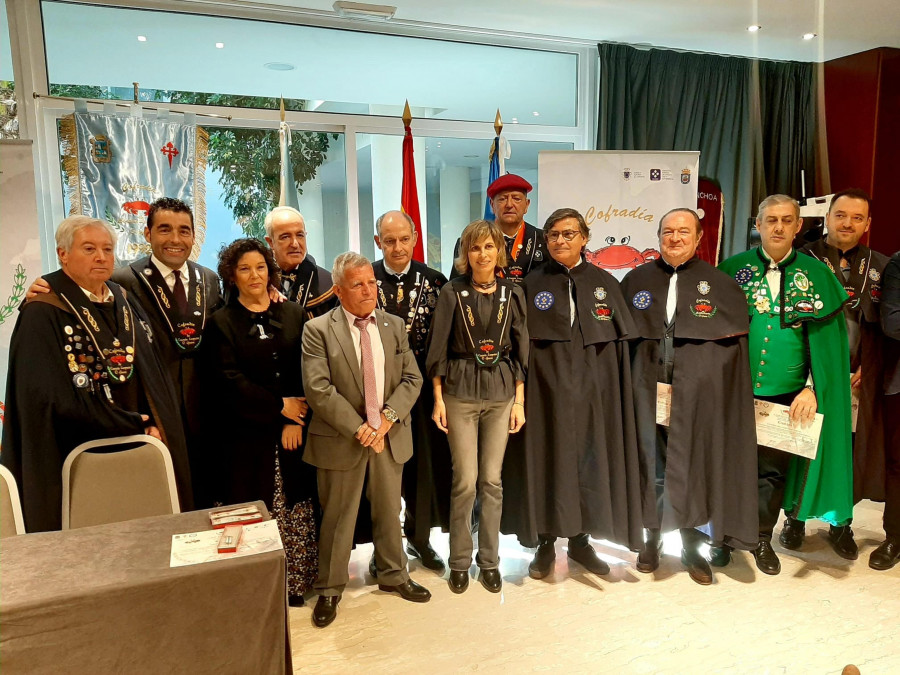 O Grove se ofrece para un simposio europeo de cofradías gastronómicas en el 30 aniversario del Centolo Larpeiro