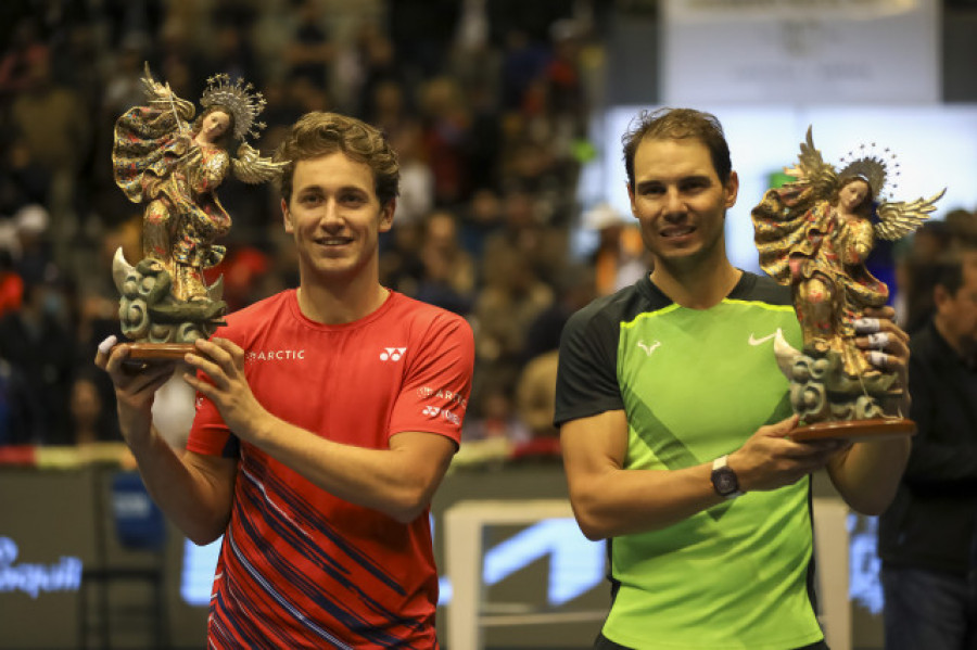 Ruud gana por primera vez a Nadal, en una exhibición en pista rápida en Quito