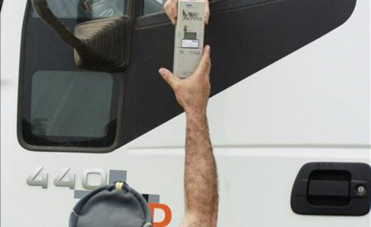 Paran en Pedrafita a un camionero de Pontevedra que quintuplicaba la tasa de alcohol