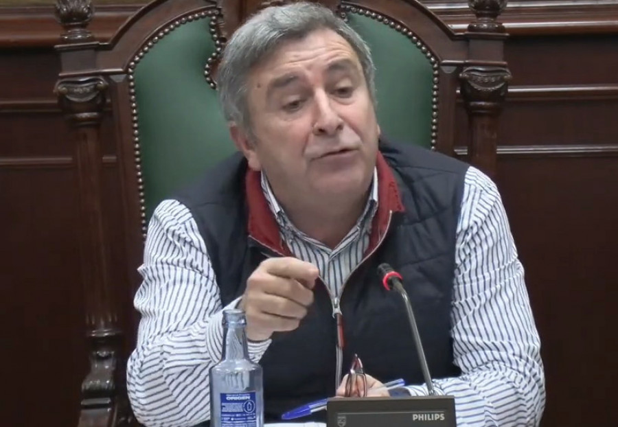 Ruiz calcula que el Concello de Ribeira tendrá que afrontar el próximo año deudas por 1,5 millones de euros