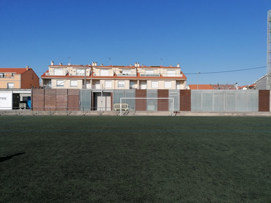 Sale a licitación por 275.660 euros la sustitución del césped artificial del campo de fútbol de A Tasca