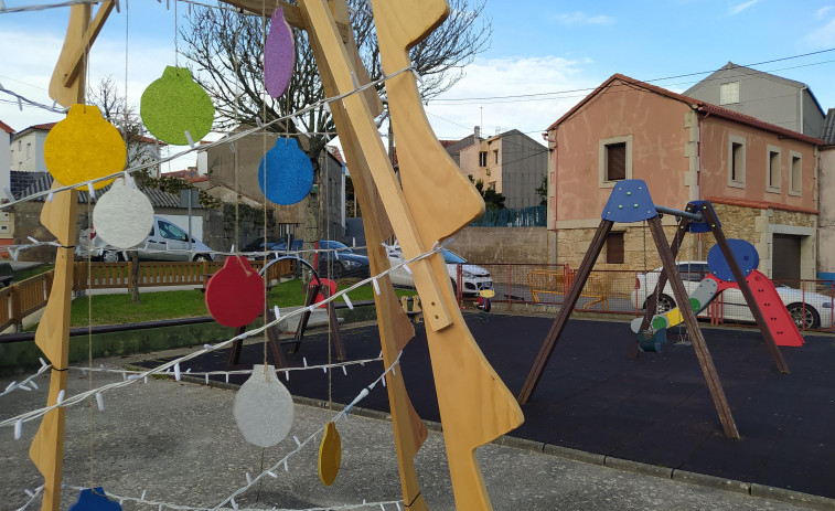 El parque infantil de Parte ó Río acogerá mañana una recogida de juguetes para los más necesitados