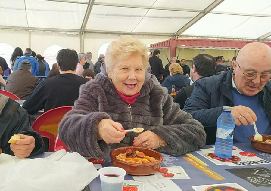 Nantes recupera la tradicional Fabada para iniciar las fiestas patronales de la parroquia