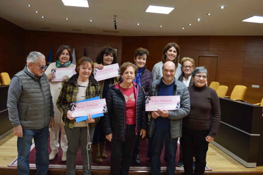 El bingo solidario de Sanxenxo recauda 1.500 euros para asociaciones benéficas