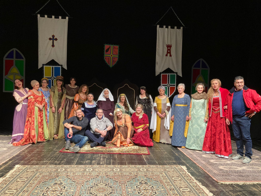 El Grupo de Teatro de Ribeira prepara nuevo montaje para marzo, a la vez que sigue de gira con “O Rei Telesforo"