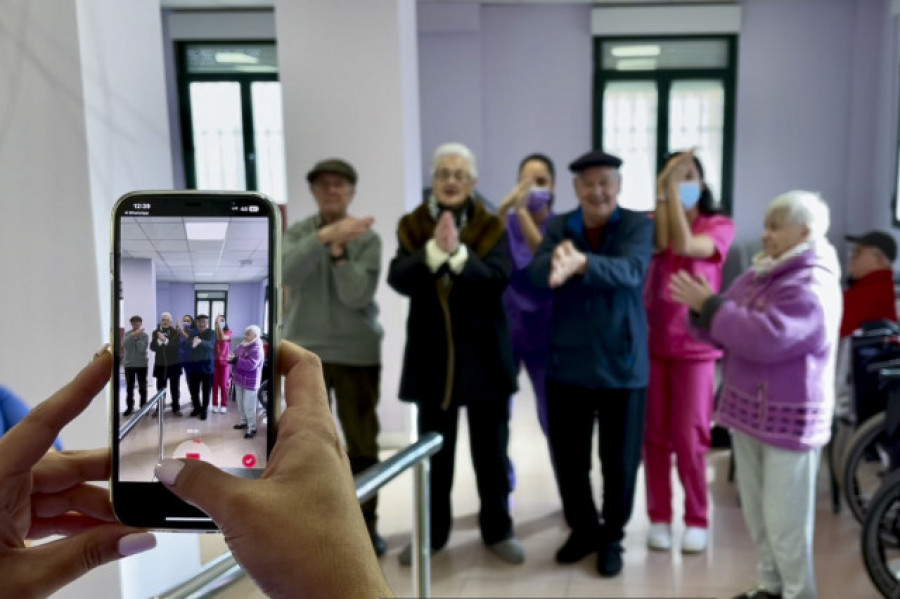 Los abuelos cántabros que usan el baile como terapia y arrasan en Tik Tok