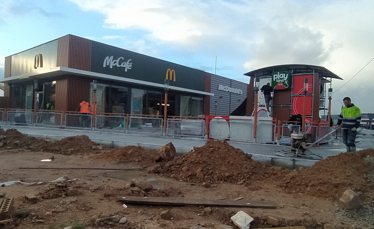 McDonald’s prevé abrir su restaurante de Ribeira antes de acabar este año