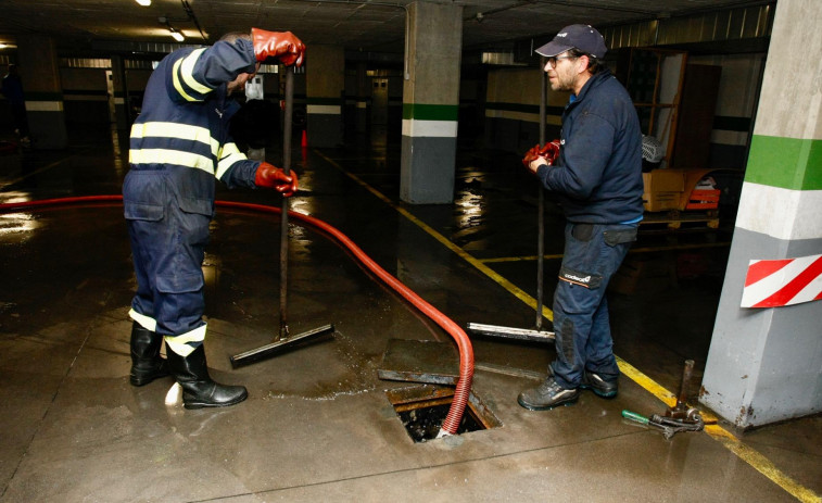 Estiman que bajo el subsuelo de Doutor Tourón hay unos 10.000 litros de gasóil