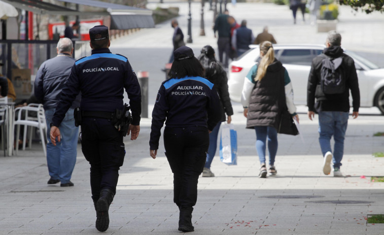 Un ciclista sufre politraumatismos tras chocar con un coche en Sobradelo