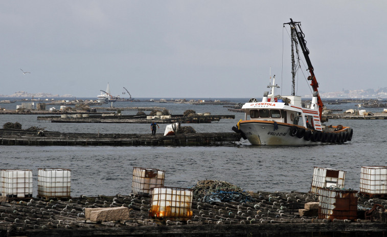 Los bateeiros acuerdan mantener las protestas y Mar los convoca a una reunión