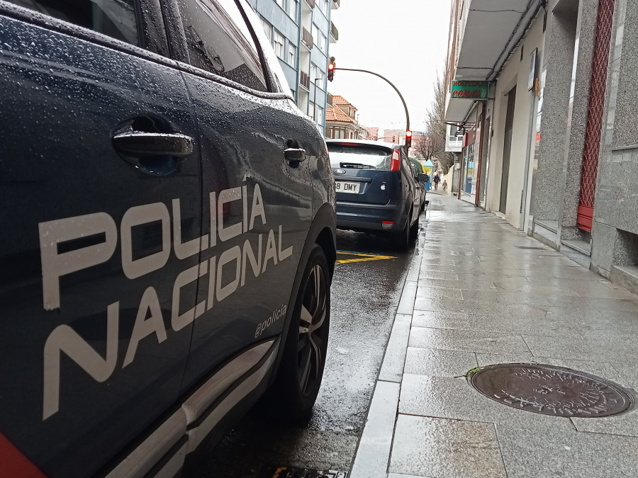Investigan la muerte en extrañas circunstancias de un hombre en un hostal de Ribeira