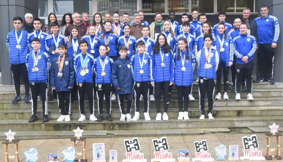 Ribeira ensalza al taekwondo y al fútbol femenino local