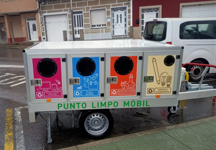 El Ayuntamiento de Boiro lleva el punto limpio móvil a las parroquias para favorecer y fomentar el reciclaje durante la Navidad