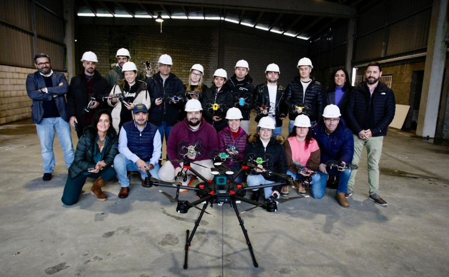 El plan de empleo de O Salnés pone en el prometedor mercado laboral de los drones una hornada de 15 pilotos