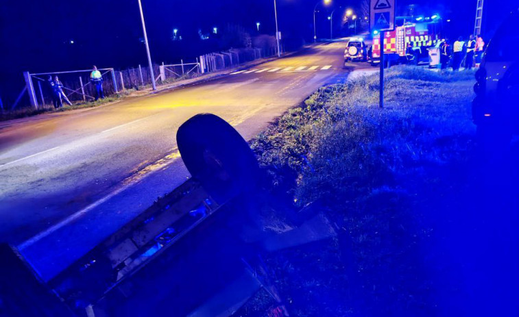 Herido con pronóstico reservado el conductor de un motocultor tras ser arrollado por una pick-up en Boiro