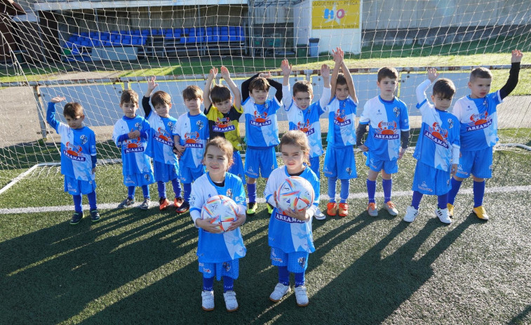 Dos niñas del Portonovo entran en la historia del fútbol gallego