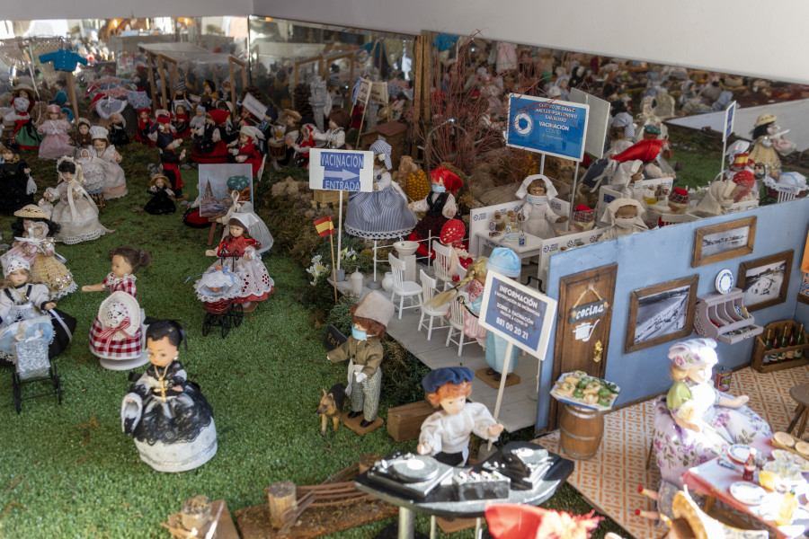 Así es "El Belén de Sanxenxo" de Paqui, con más de 300 muñecas y que puede visitarse los 365 días del año