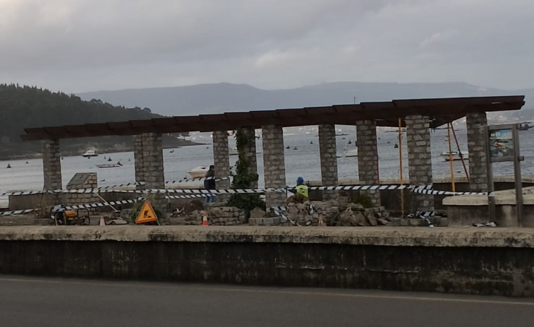 Portos de Galicia inicia las obras de reparación del tramo que se vino abajo en el paseo de O Cantiño
