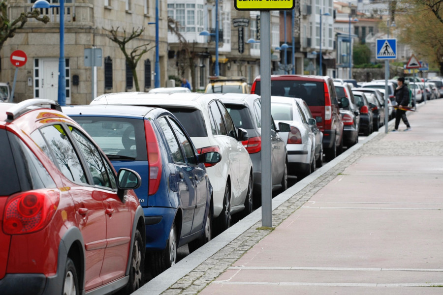 Malestar en Cambados tras un nuevo pinchazo masivo de ruedas de coches con casi 30 afectados