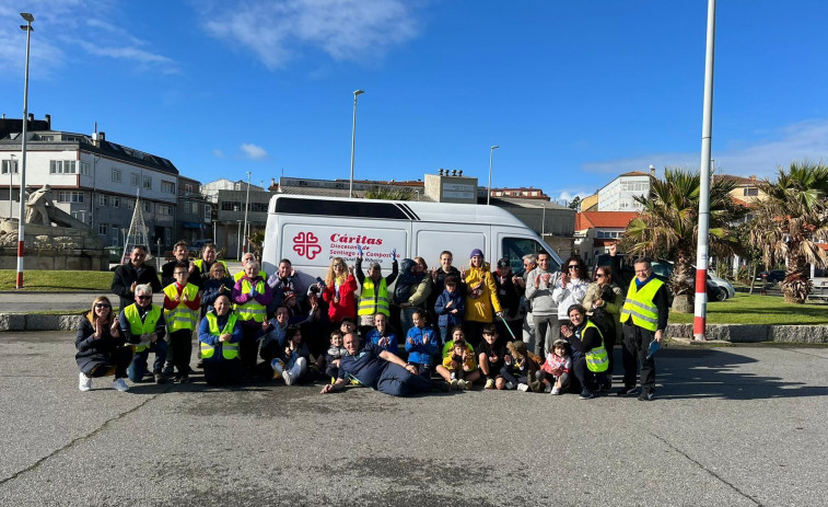 El pueblo de Aguiño y decenas de atletas se vuelcan con los más necesitados en la IV Milla “Heroínas de Sálvora”