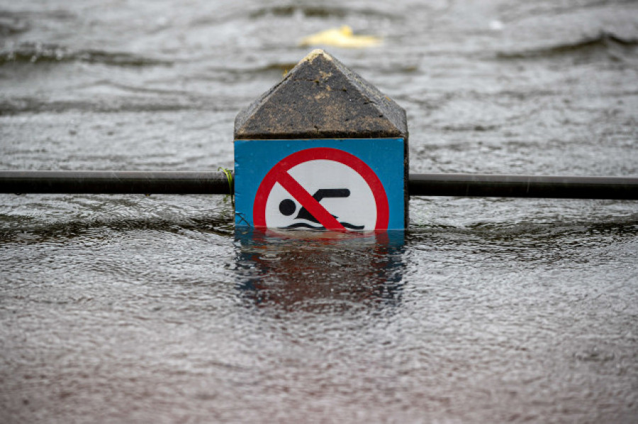 La alerta por desbordamiento se mantiene en 15 ríos gallegos pero amainan las lluvias