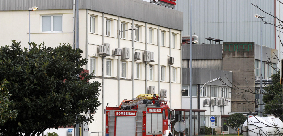 El estallido de una válvula de seguridad en Foresa alerta a los vecinos de Caldas