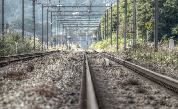 Descarrila un tren de mercancías cerca de Lalín resultando herido leve el maquinista