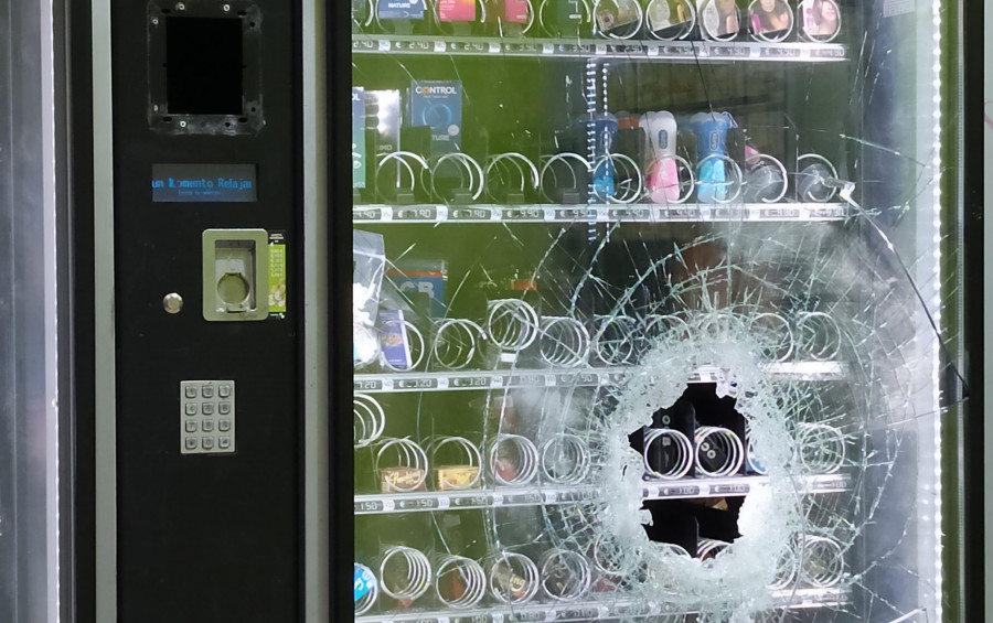 Sospechan que quien perpetró un robo con fuerza en un local de vending ya lo intentó en otro negocio igual