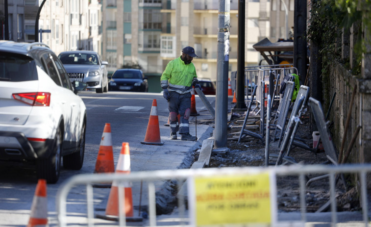 Fajardo denuncia inseguridad en los trabajos para construir la rotonda rebasable de O Piñeiriño