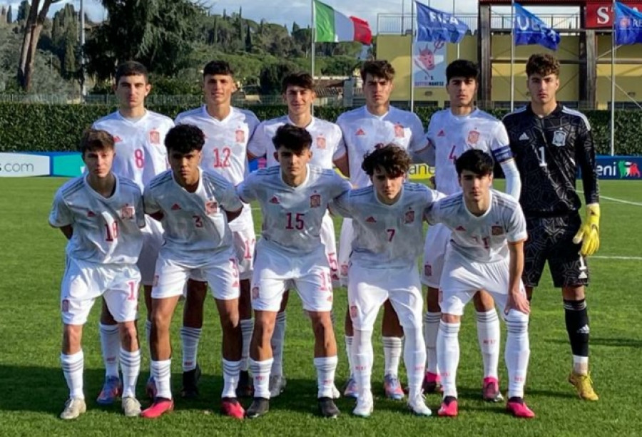 Óscar Marcos brilla y marca en la victoria de España Sub 17 ante Italia