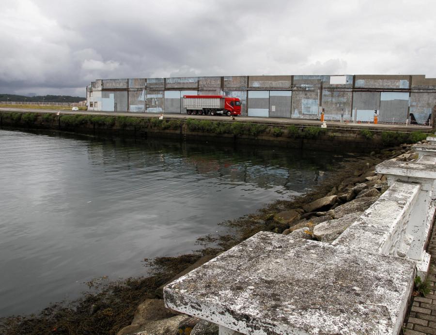 Medio Ambiente da el visto bueno al Plan Especial del Puerto para poder liberar  el muelle de O Ramal