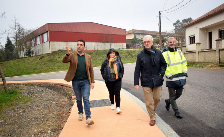 La senda peatonal de la PO-548 en Cordeiro encara su recta final y estará lista en un plazo de dos meses