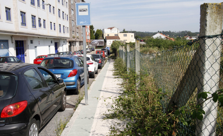 La asociación vecinal Breogán insta al Concello a reabrir el acceso de Pedrido Morla en el CEIP O Piñeriño y mejorar la seguridad en las aceras