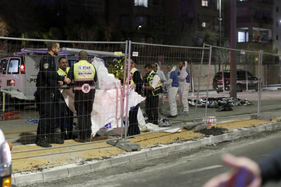 Máxima alerta policial y varios detenidos en Jerusalén tras un mortal atentado