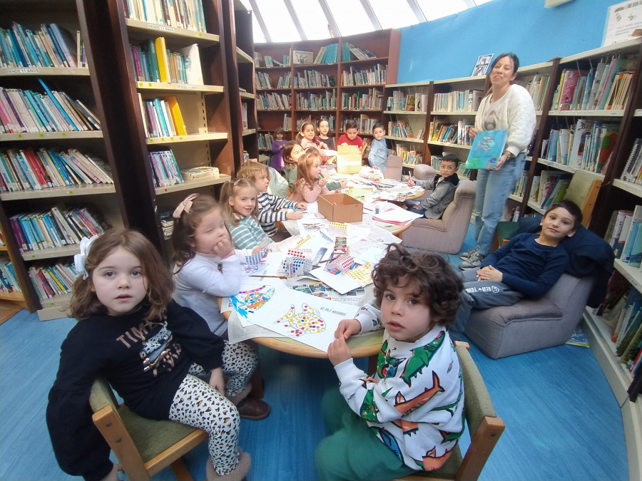 Cuentos para trabajar las emociones de los niños en la biblioteca de Boiro