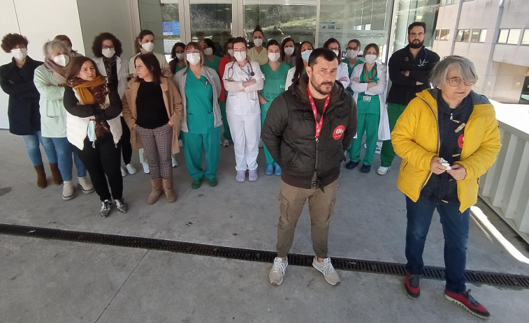 Denuncian que el Sergas no cubre plazas vacantes de médicos de Urgencias del hospital derivadas de traslados
