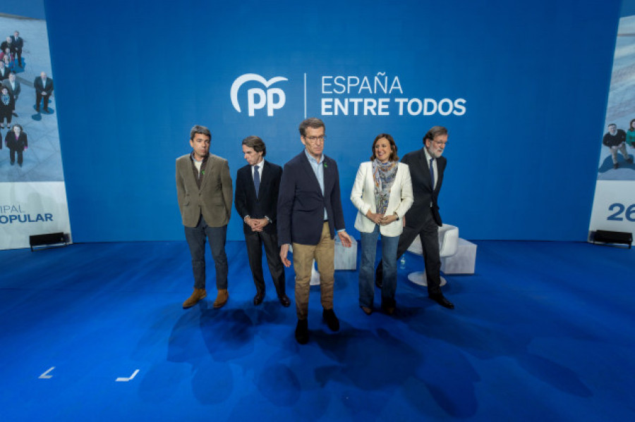 Feijóo exhibe unidad del PP junto a Aznar y Rajoy: "Ahora toca volver a unir España"