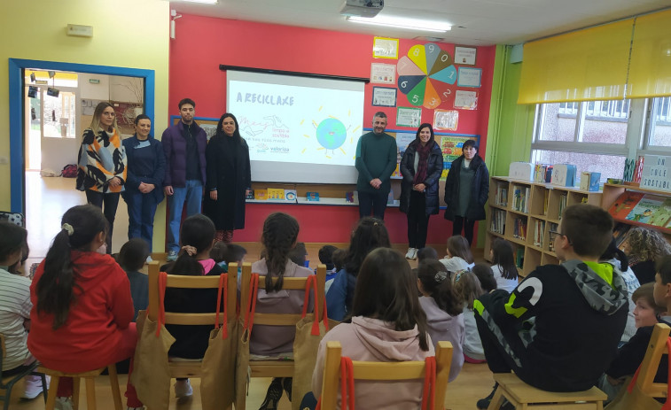 Meis realiza una jornada de concienciación medioambiental y buen reciclaje en el colegio de A Armenteira