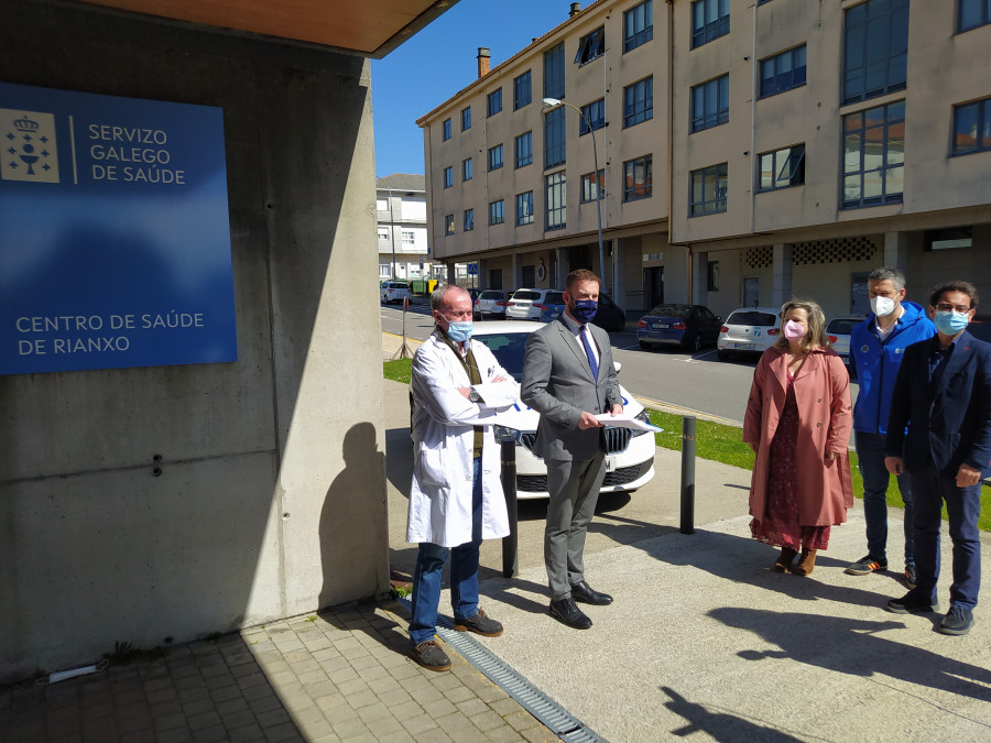 Los rianxeiros sin médico asignado en su centro de salud serán atendidos por facultativos con horario ampliado