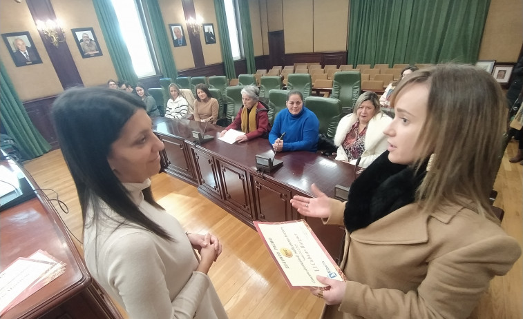 Las mejores decoraciones de hostelería, escaparates y fachadas de casas en Ribeira se repartieron 1.800 euros
